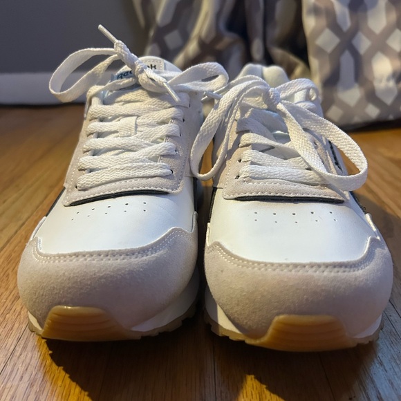 Reebok Womens Sz 8.5 Classic Casual Sneaker Gum Sole Leather - Picture 6 of 10